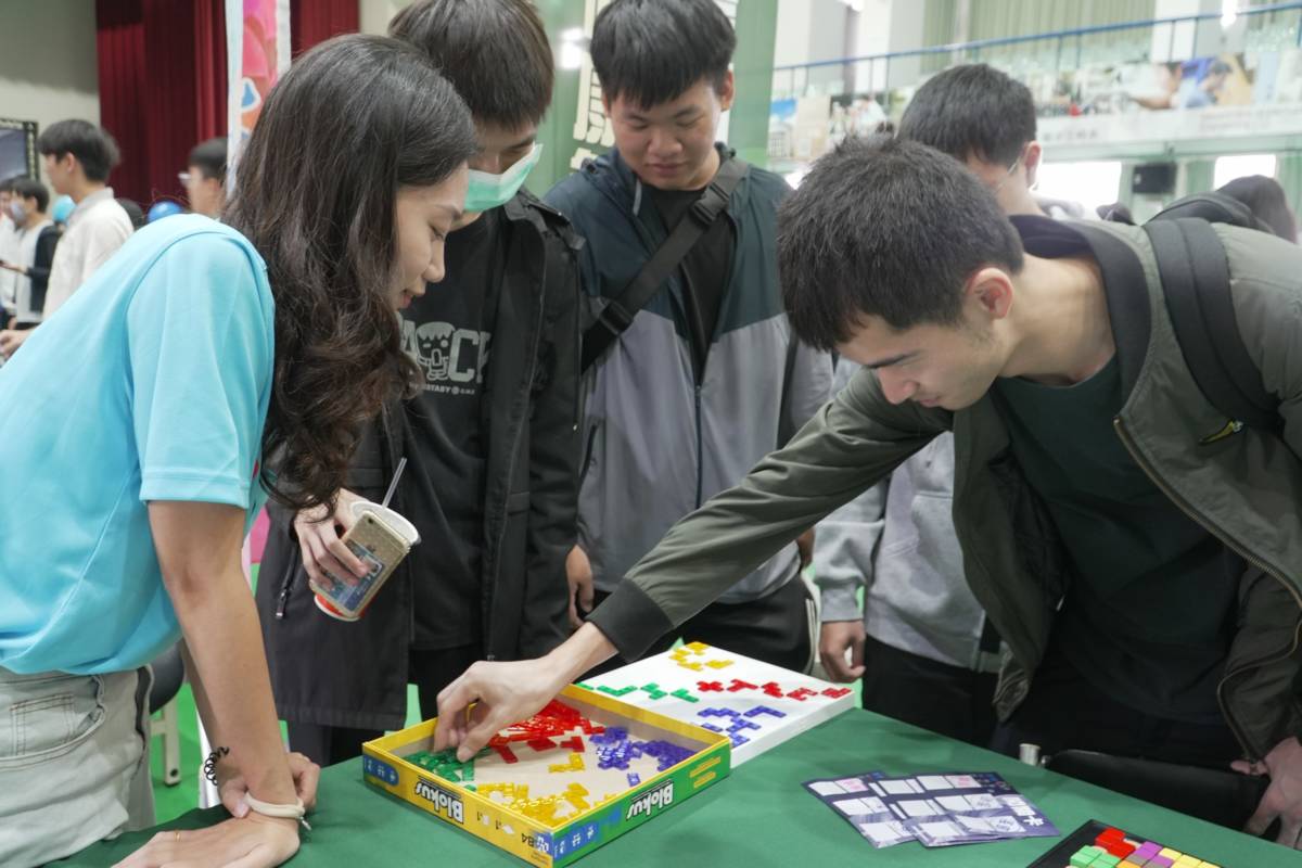 正修舉辦AI跨域成果展 邀高中職生看見健康管理新發展