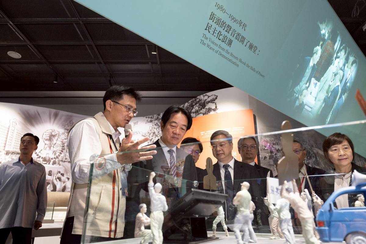 總統賴清德出席國家檔案館開幕，並參觀展覽。(取自總統府flickr)