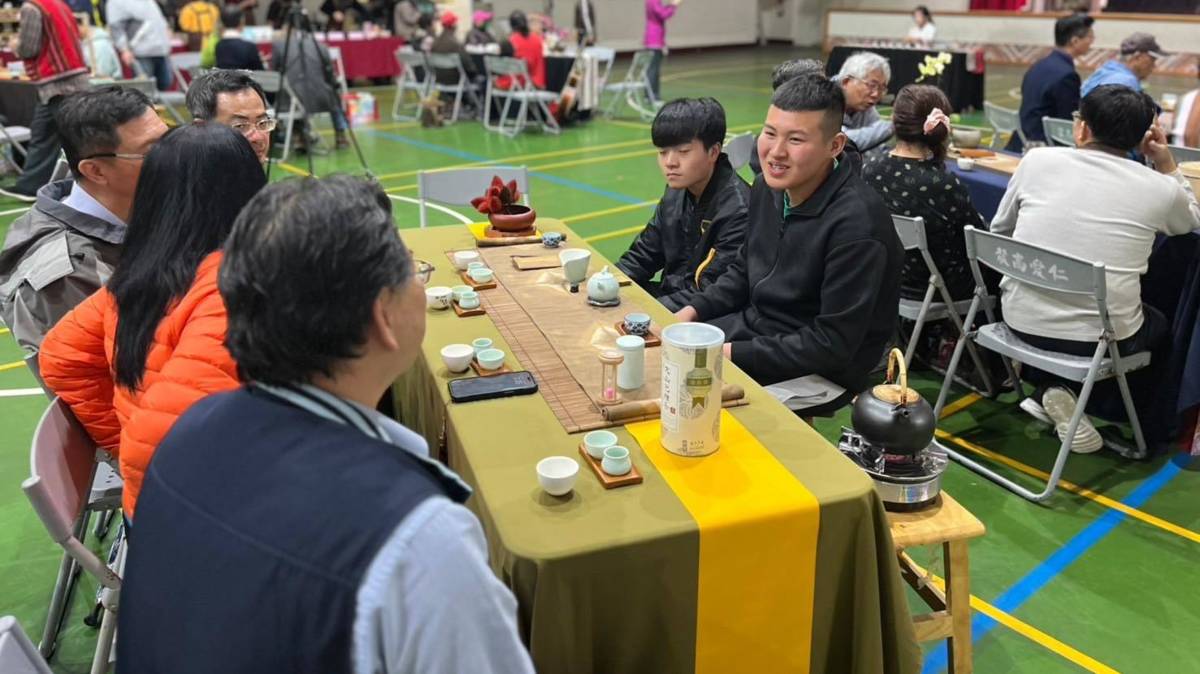 校方每學年舉辦迎春茶席，由茶科學生沖泡七種臺灣特色茶（圖源：仁愛高農）