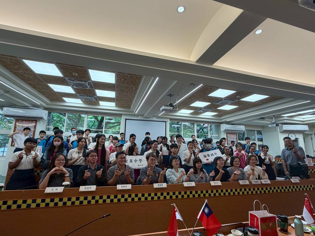 新加坡聚英中學首次參訪蘭雅國中