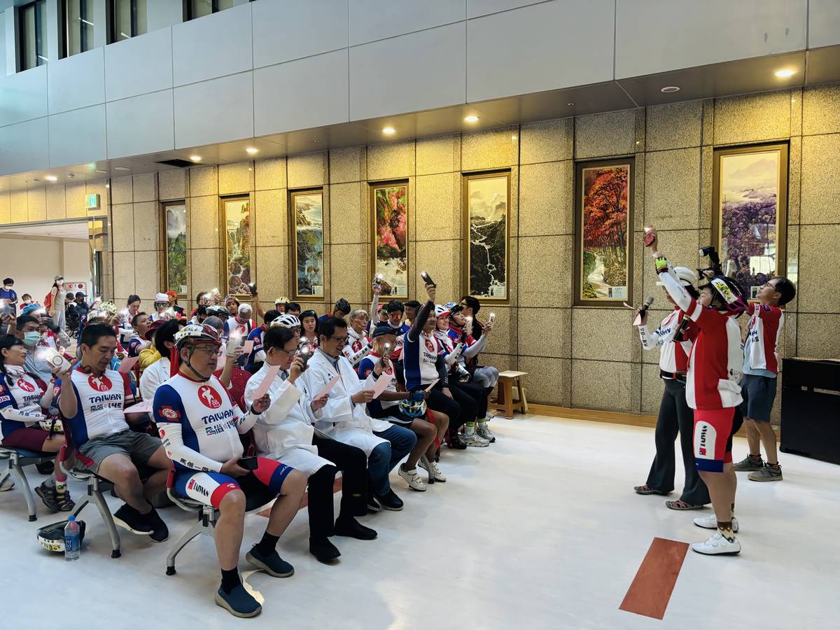 齊唱歌曲迎向逆風