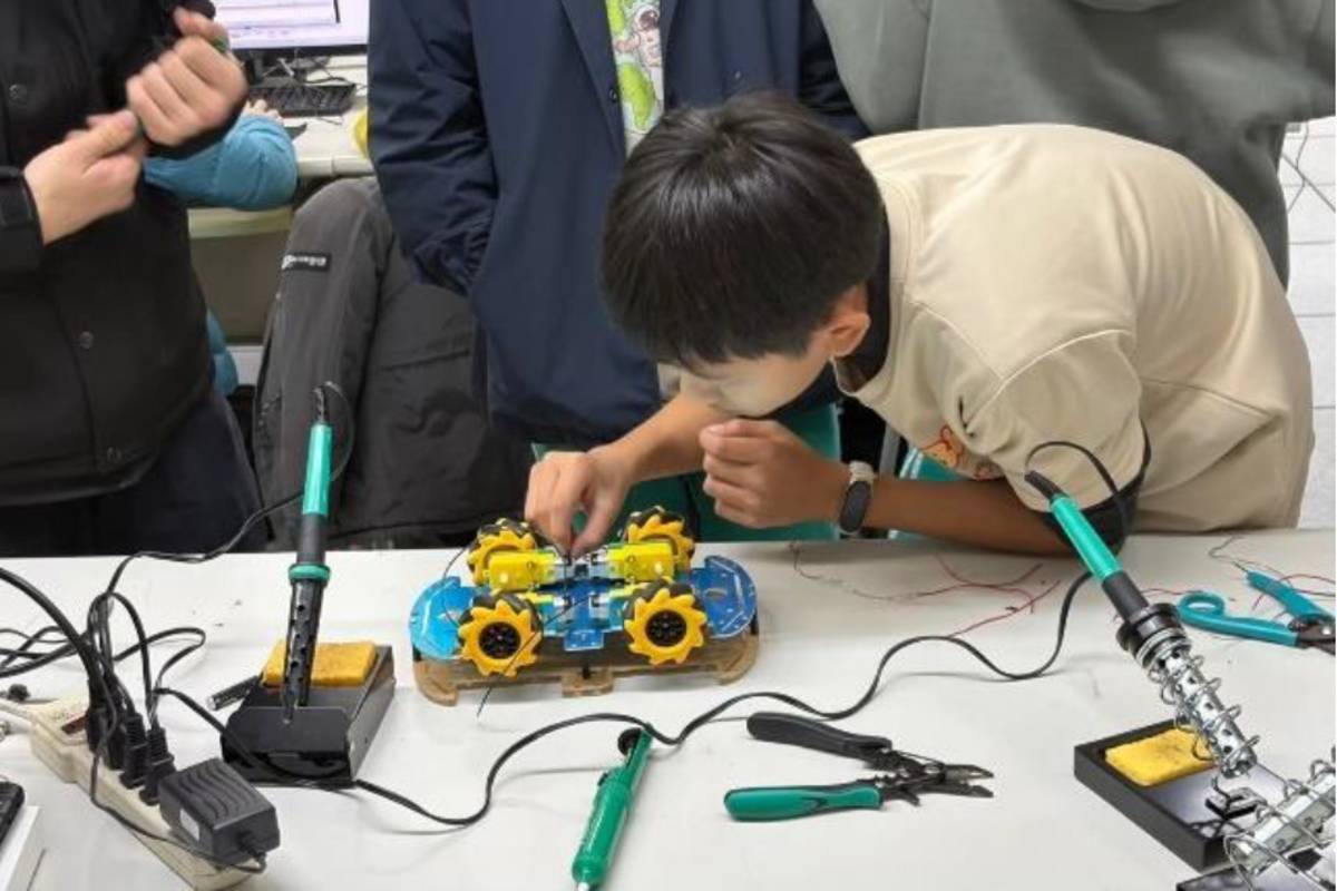 南港高工學生將科技教育帶進偏鄉，榮獲「中等學校服務學習－社會實踐評選」學校社團組金等獎