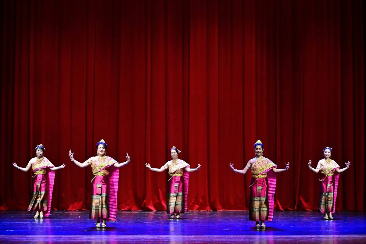 泰享多元藝文民俗舞蹈團《泰國傳統長鼓舞蹈》 (教育部提供)