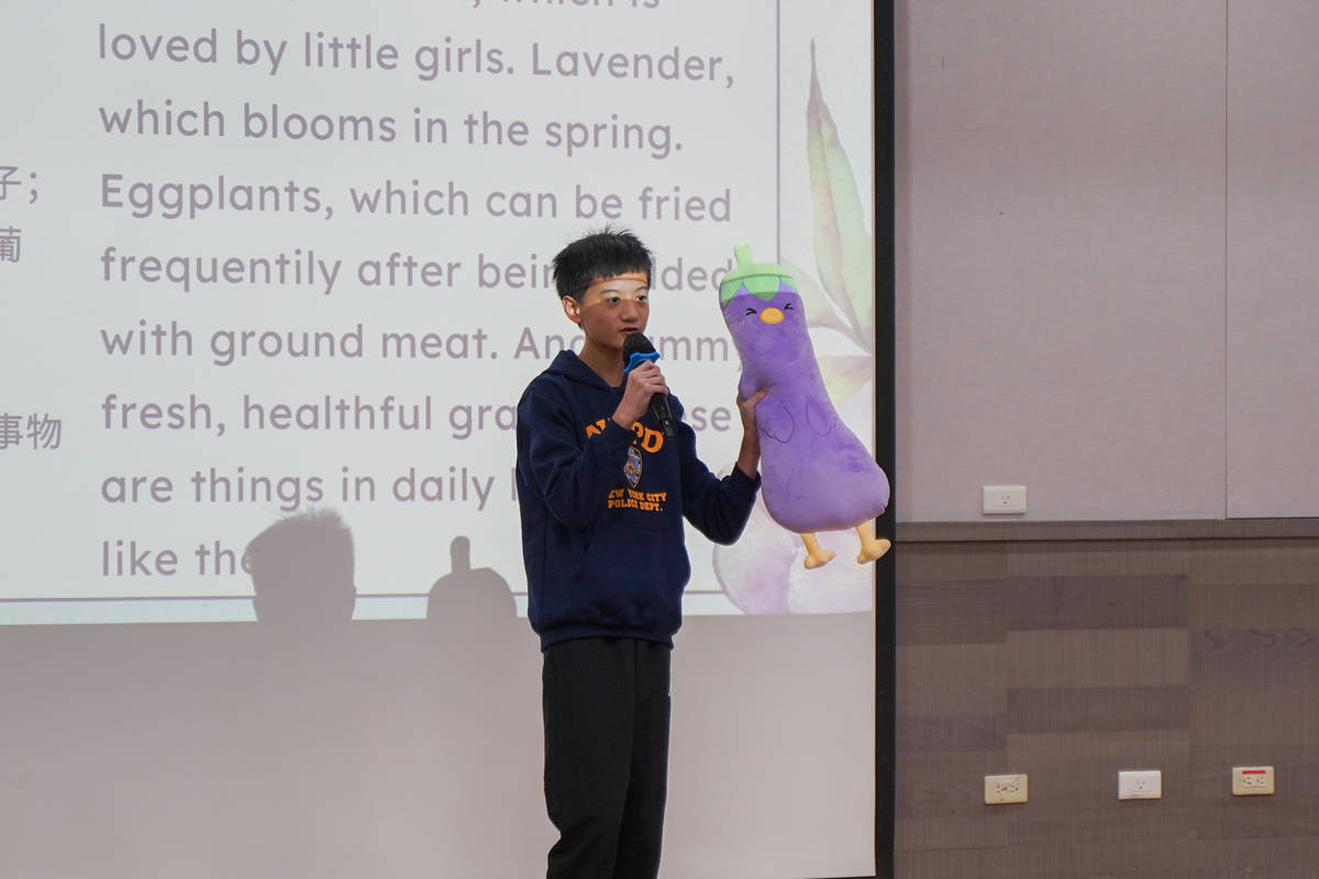 13歲腭裂少年以英文分享生命故事＿道具