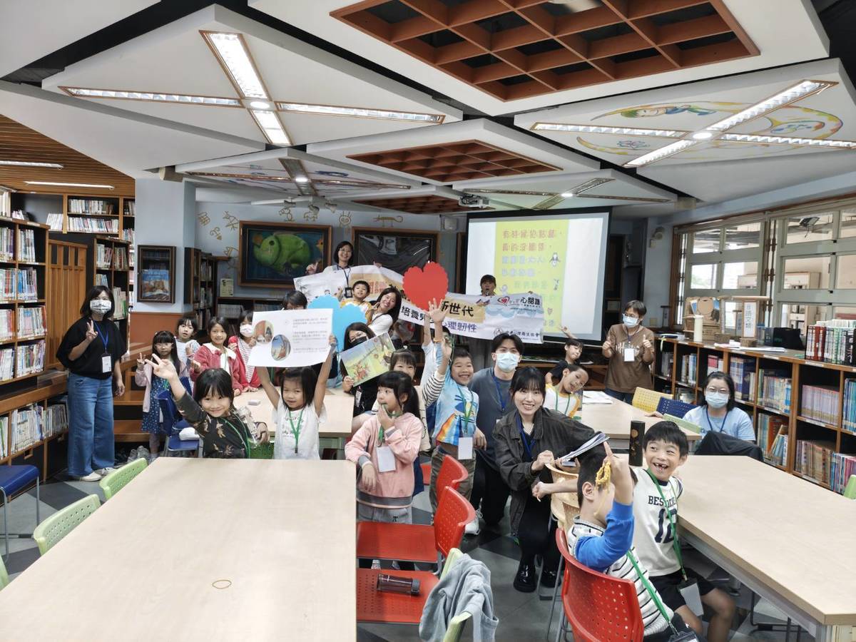 親子共學營透過多元活動、親子共學與專家引導，陪伴孩子與家長共同培養心理韌性