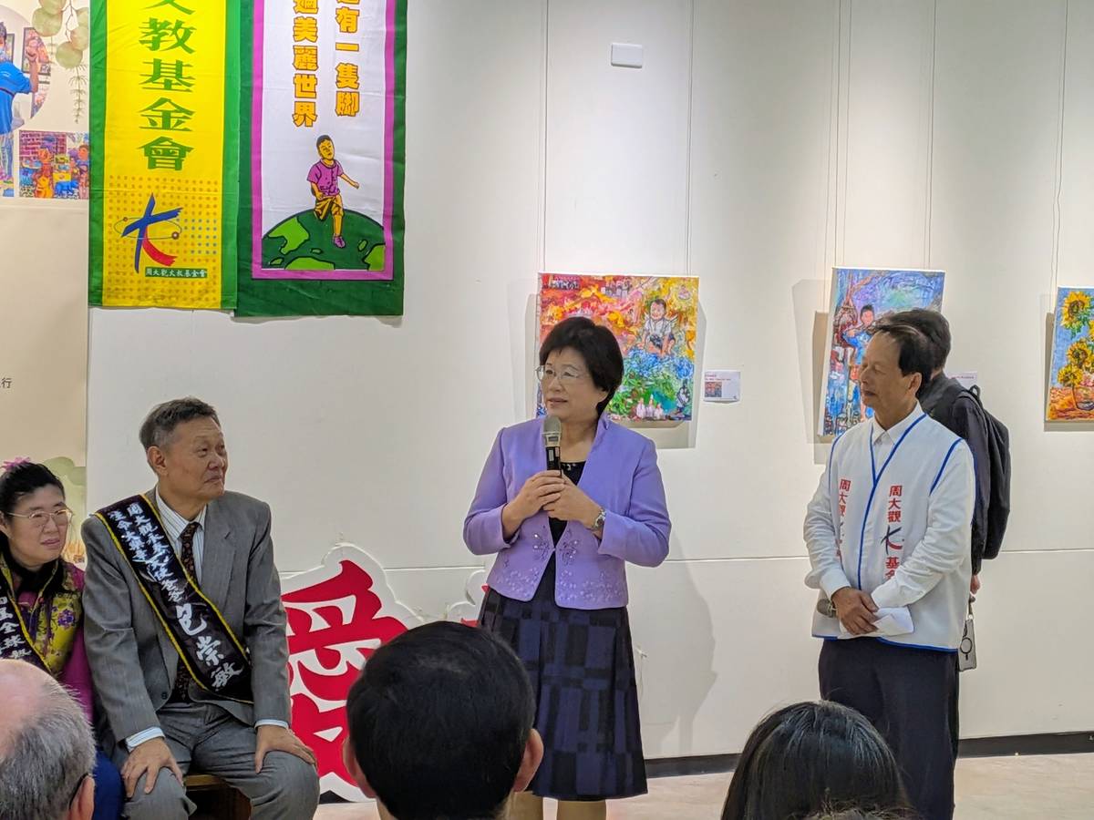 教育電臺臺長黃月麗表示，兩位藝術家以不向命運低頭的勇氣逆風高飛