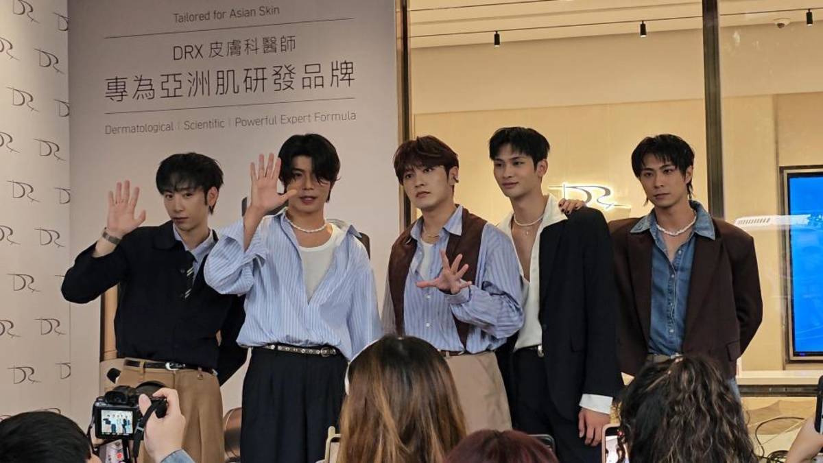 FEniX出席保養品牌的一日店長活動