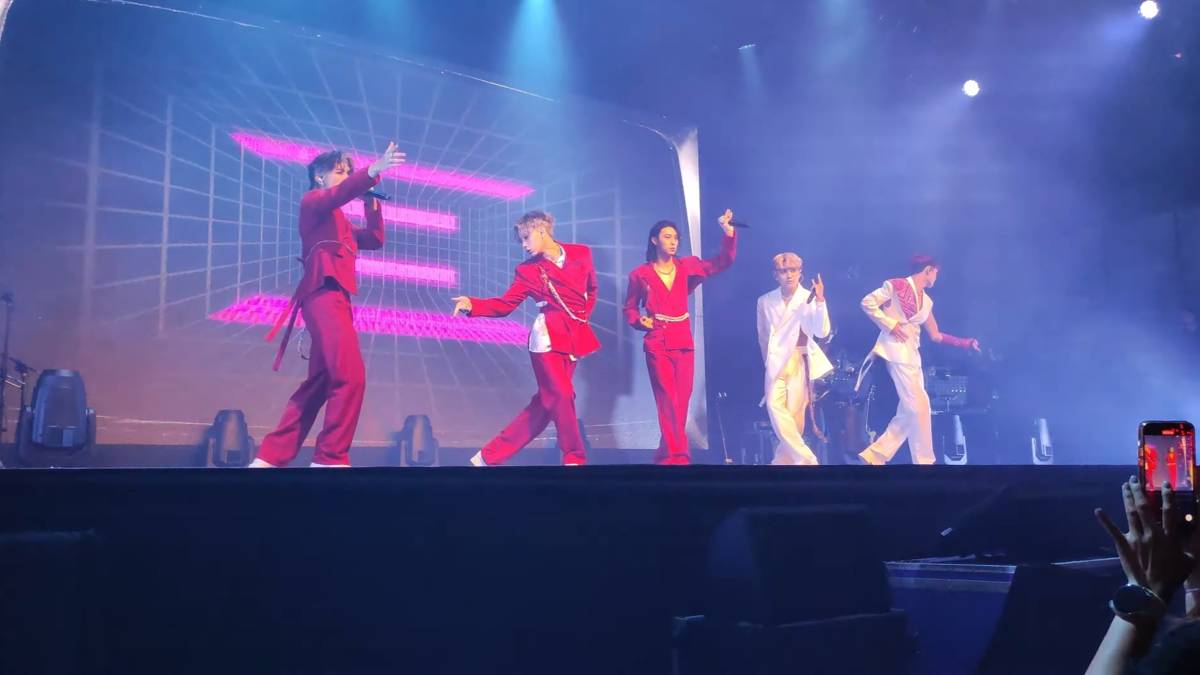 FEniX第一場專場演唱會《Look At Me NOW》