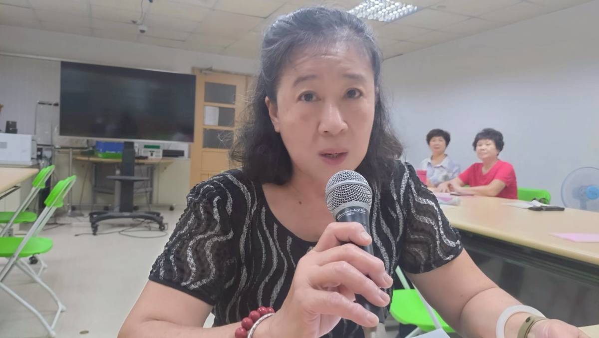 心樂齡學苑：台南市北區樂齡學習中心志工 鄭莉莉 談 ~ 樂齡學習心得。