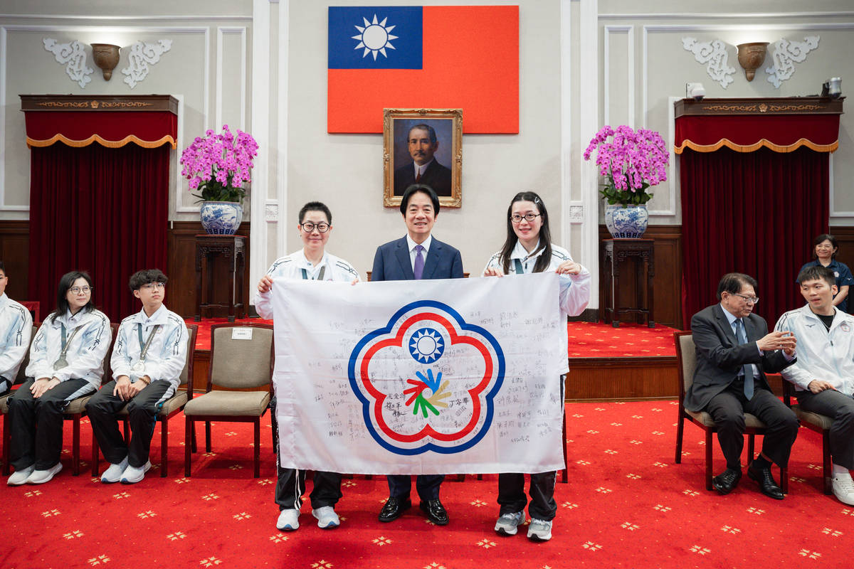總統賴清德今天（2日）下午接見「2025年東京第25屆達福林匹克運動會」代表團選手、教練及隊職員，肯定代表團在東京聽奧的優異表現。(圖片來源：總統府flickr)