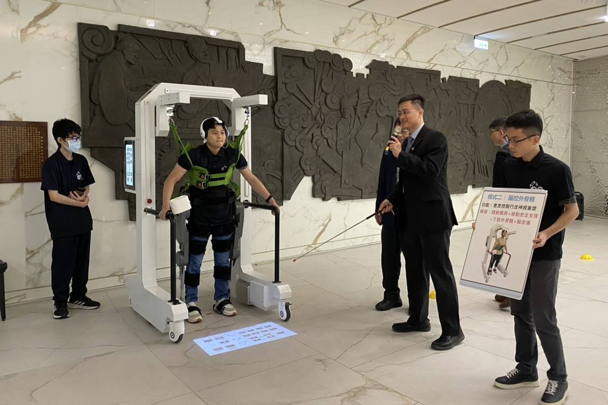 國科會強調，這項創新成果不僅回應高齡社會的復健需求，更展現科技補充醫療人力的可能性。(記者蘇瑞雯拍攝)