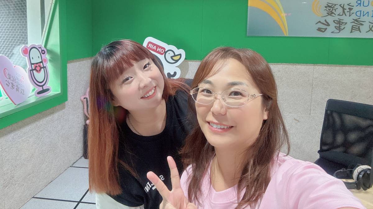 拉拉到校園中帶著學生認識食材與土地之間的關係