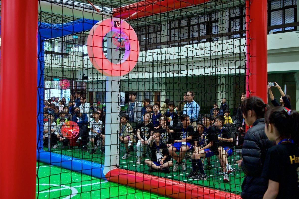 「無人機足球賽」融合科技與運動，吸引學生熱情參與