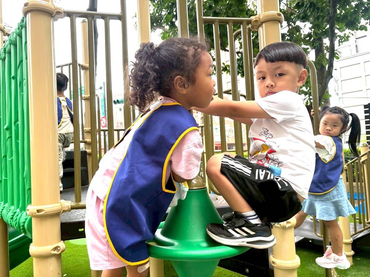 大崁附幼多元攀爬組