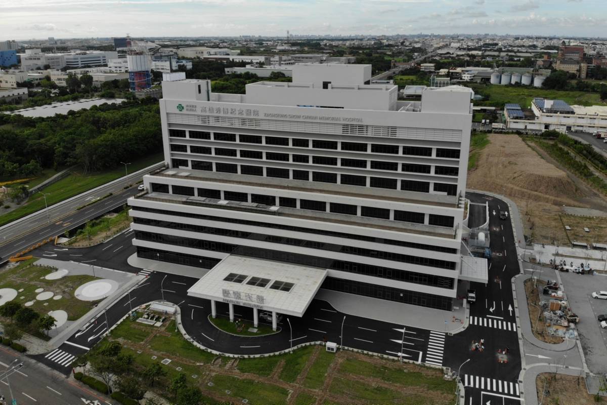 松暉營造將與微熱山丘日本設計師聯手打造的高級宴會廳，該公司捐出新臺幣一百萬元，以具體行動支持臺東大學校務推展與學子培育。