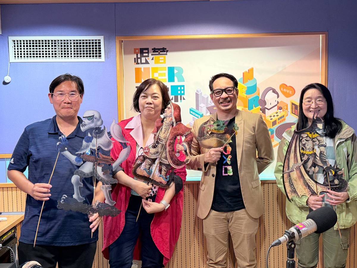 來賓Tintoy(右二)與鑀枚(左二)與主持人們，還有各個星際大戰中的皮影腳色。