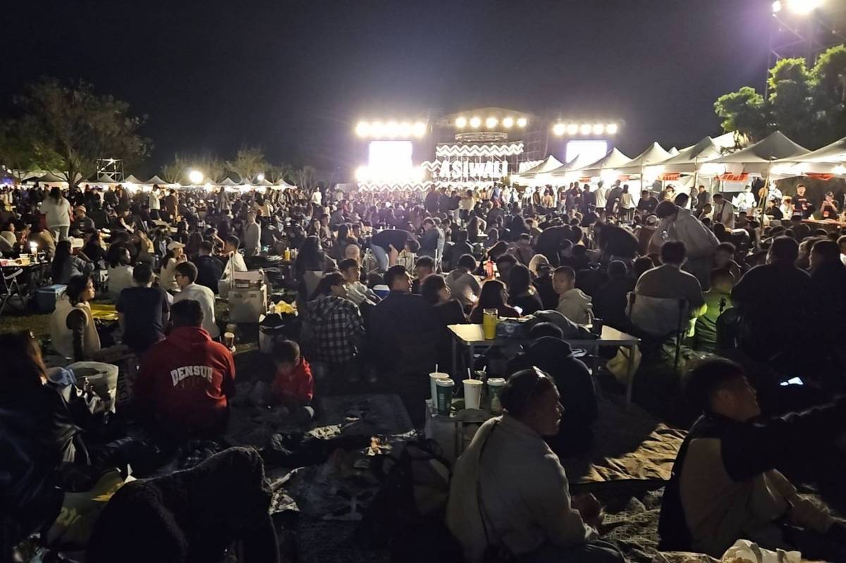 原民會連續八年在臺東舉辦PASIWALI原住民族音樂節，今年首日即湧人超過五萬人到場欣賞。