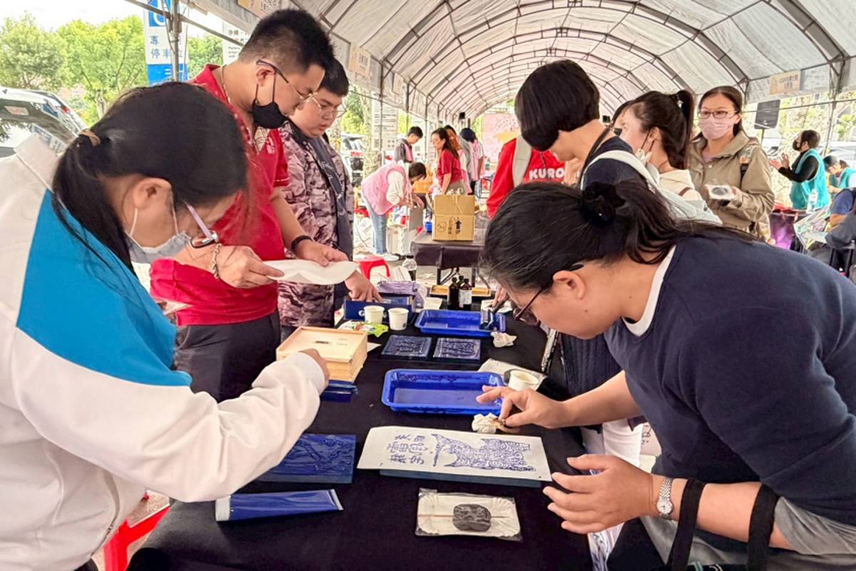 中臺科大USR「文化價值鏈」以媽祖文化永續版畫體驗展現在地文化傳承