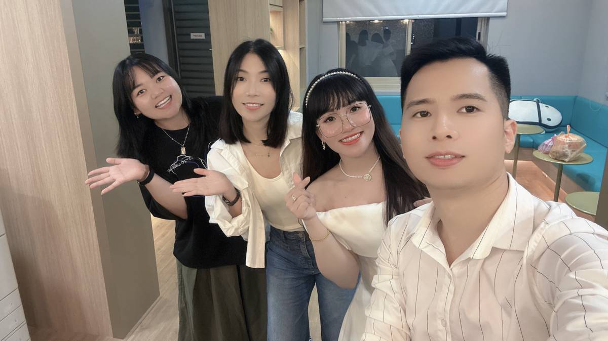 左起：若晴、玉水、氏水、文全