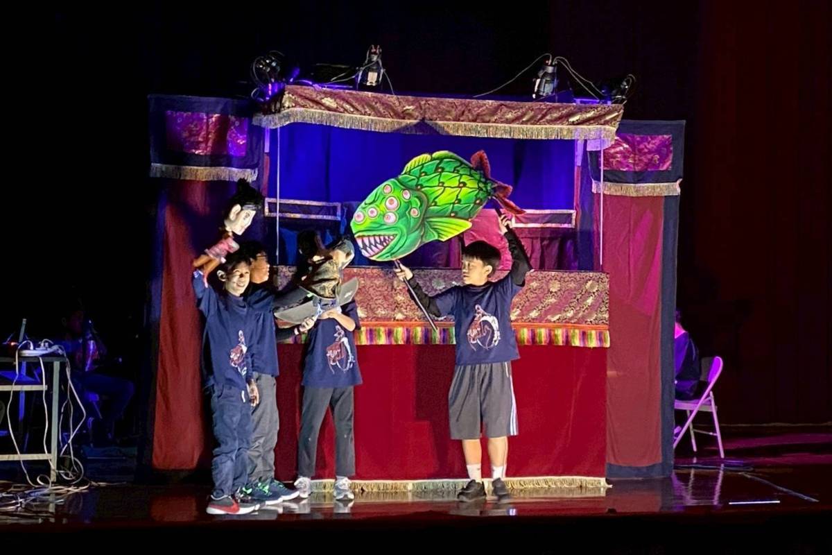 興隆國小以傳統布袋戲《衝出魔鬼岬》，為古老戲曲注入新時代生命力