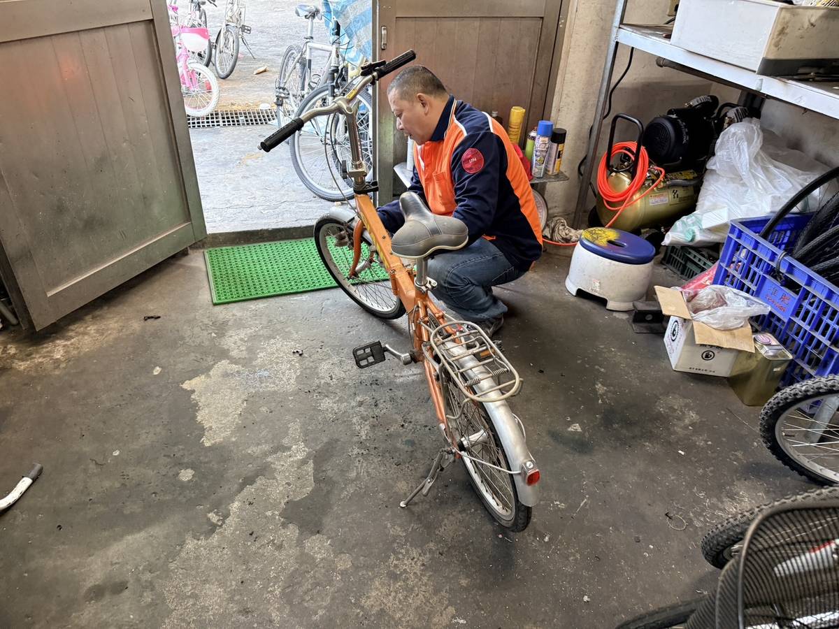 民眾愛心捐贈的腳踏車經清潔隊巧手修復.jpg