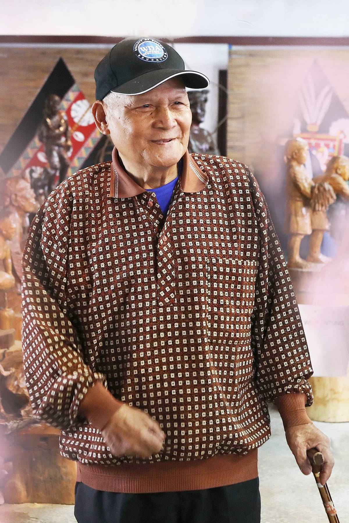 重要傳統工藝「卑南族tu’tu’木雕」保存者Haku哈古（陳文生）。(文化部提供)