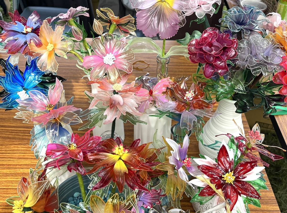 東專園藝科學生做的水晶花，具專業水準。