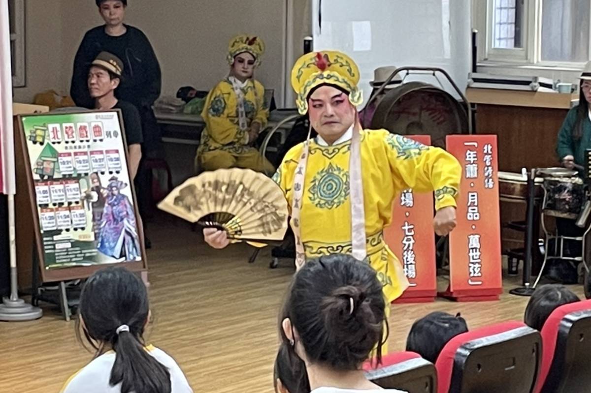 漢陽北管劇團將「北管戲曲列車」開進桃園市八德區大忠國小