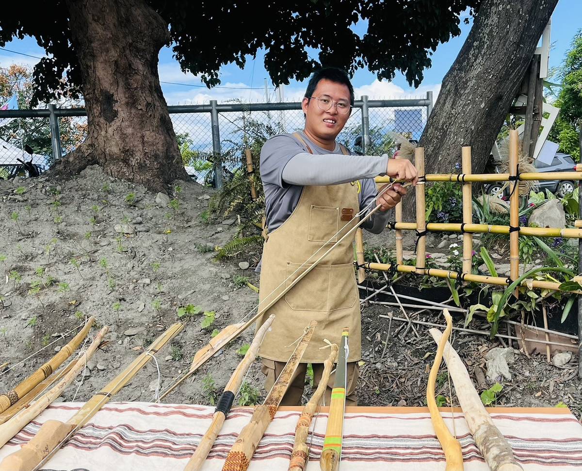 劉仟禧對製作傳統弓箭情有獨鍾