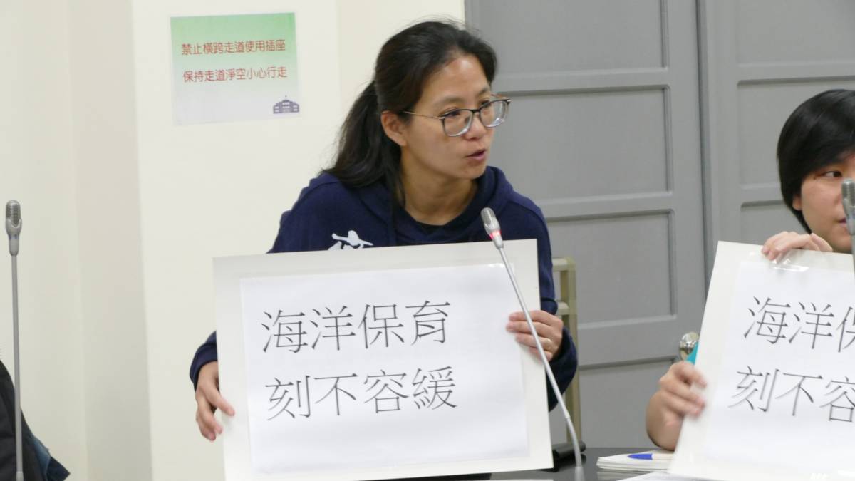 積極為白海豚發聲，爭取白海豚棲地的完整性及安全性，守護白海豚的生存權(照片由郭佳雯研究員提供)