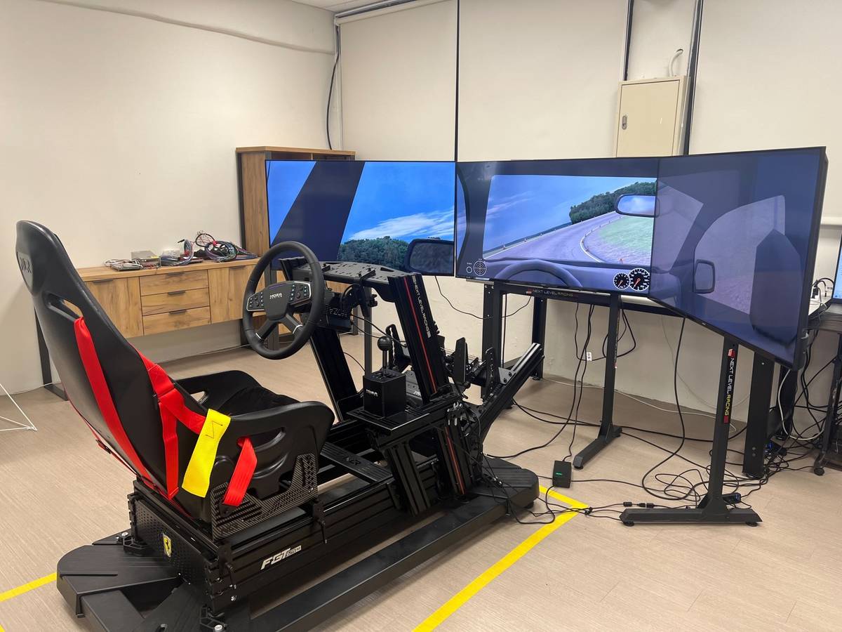 臺科大多元化智慧車輛系統即時驗證平臺(教育部提供)