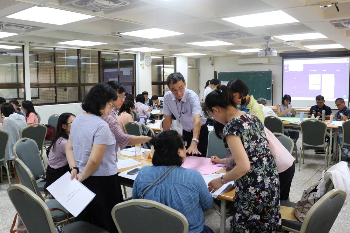 世界咖啡館工作坊-SEL融入本土語文教學分組討論