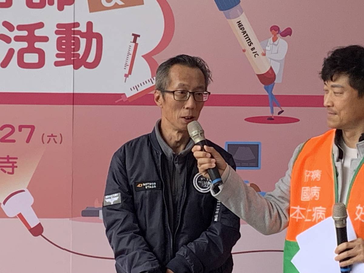 臺北市社會局科長邱慶雄致詞 (記者攝)