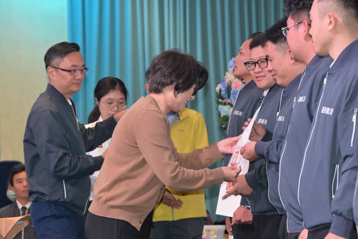 為感謝義勇消防人員一年來不畏艱辛、守護家園辛勞，臺東縣義勇消防總隊舉行「114年度年終義消人員表揚活動」。