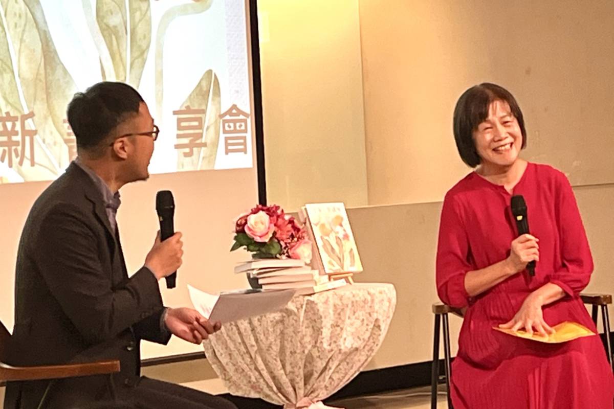 長期投入關懷兒少、婦女及家庭的吳方芳，在臺東藝文中心演講廳舉辦「沒有人等過我」新書發表會。