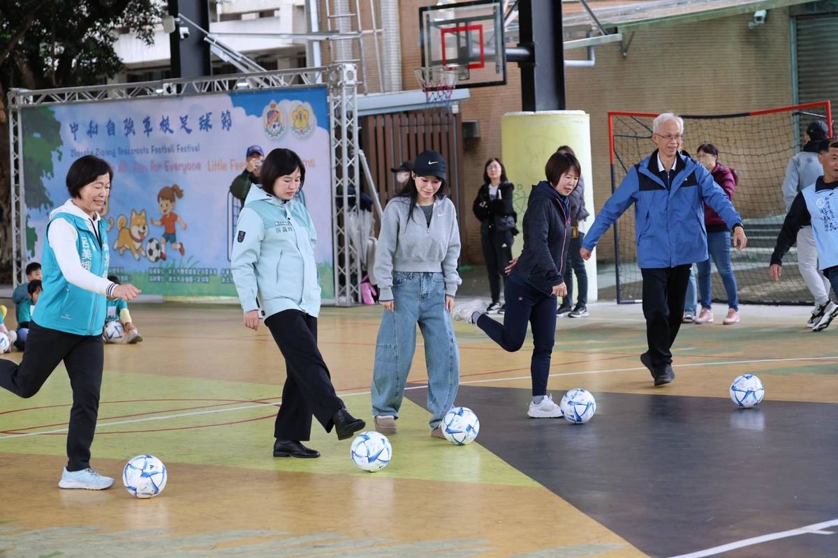 新北自強國小百位學童熱情參與 展現草根足球精神