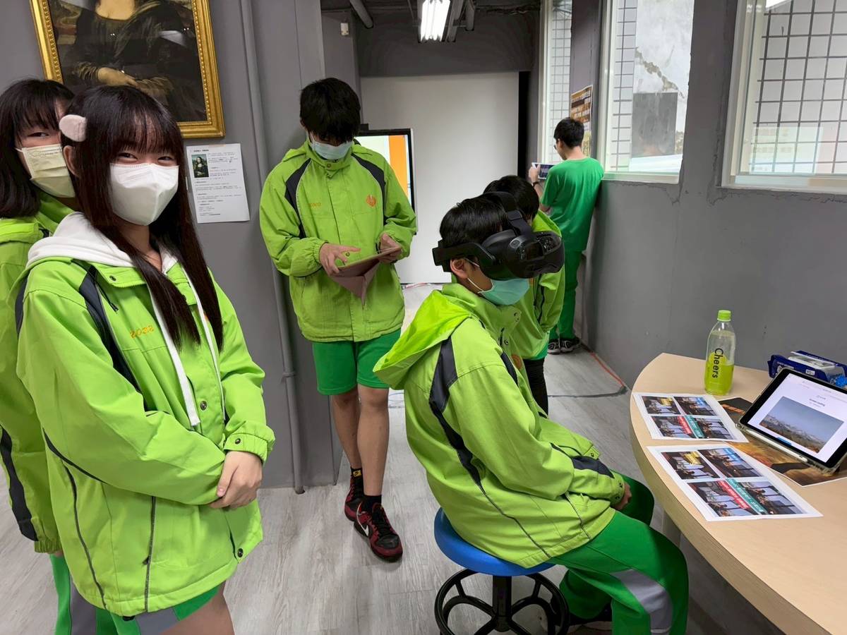 飛船穿梭蒙娜麗莎之窗 新北中正國中辦「穹頂玩藝」特展