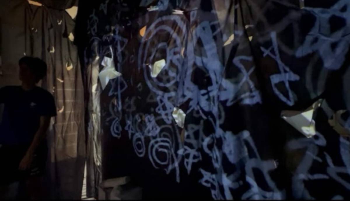 〈麻痺〉作品讓觀眾了解士兵因為思念和戰火而感到的不安與無助