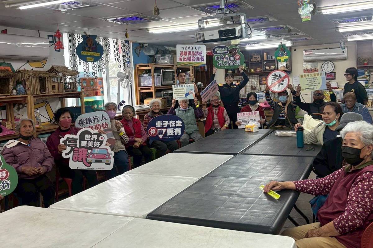 「東警宣導團」宣導長者識詐反毒護平安