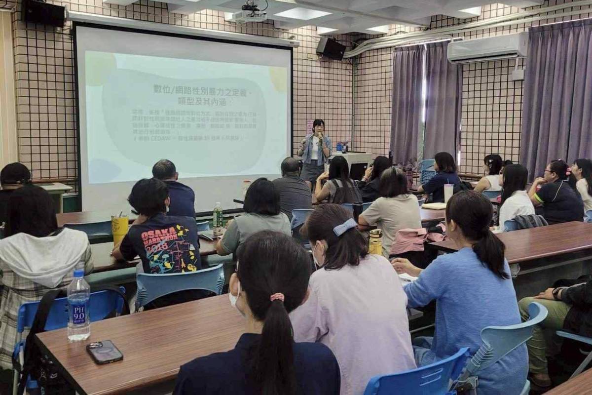 東警婦幼隊走進校園宣講