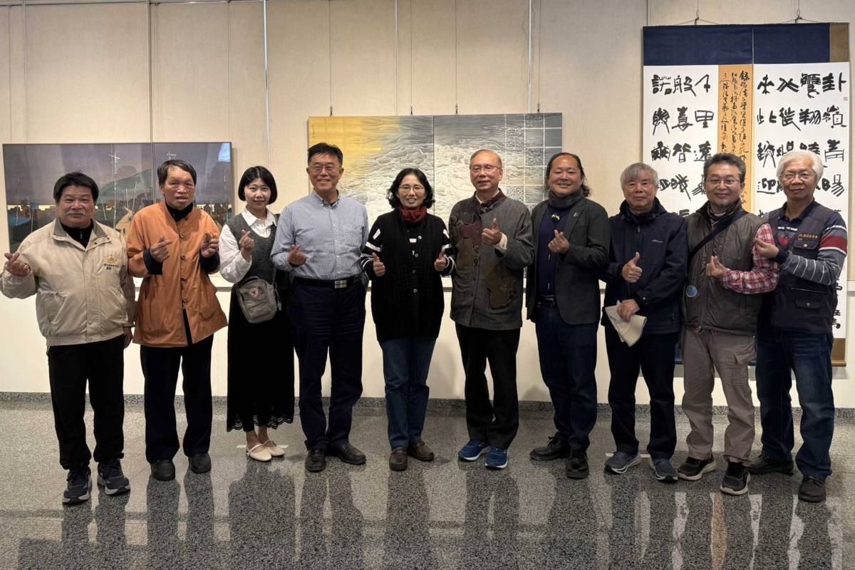 貴賓合影「第26屆磺溪美展」首度移師永靖成美藝廊