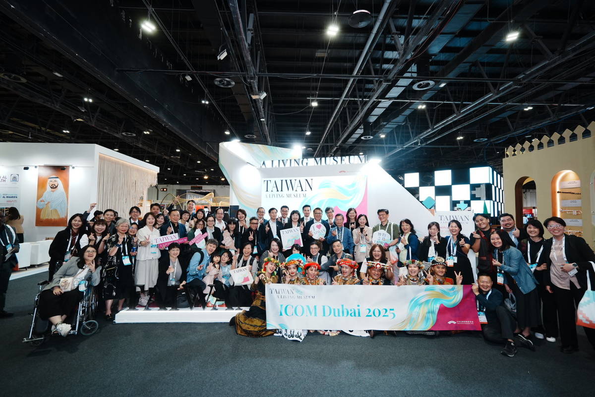 中華民國博物館學會第17屆新團隊正式上任為2028年國際博物館協會（ICOM）荷蘭大會預作準備 圖為2025年杜拜大會台灣館合影