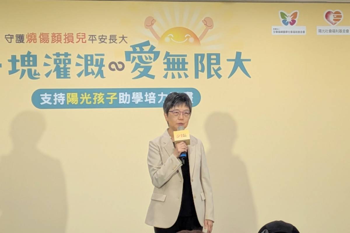 陽光基金會執行長舒靜嫻表示，基金會走進社區與校園，推動「臉部平權」宣導