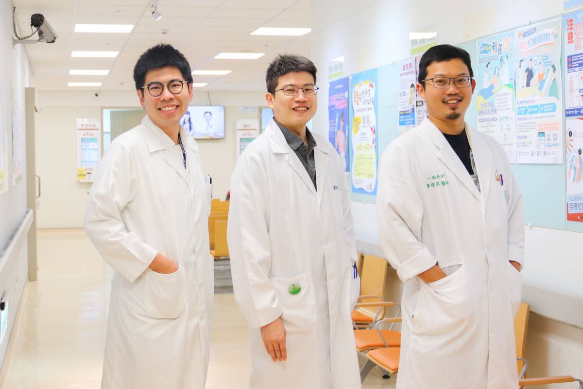 (左起)施昱丞、李柏慶、廖得凱三位醫師因衛生福利部「醫中計畫」來到台東基督教醫院，「醫」不容辭地選擇留下來。
