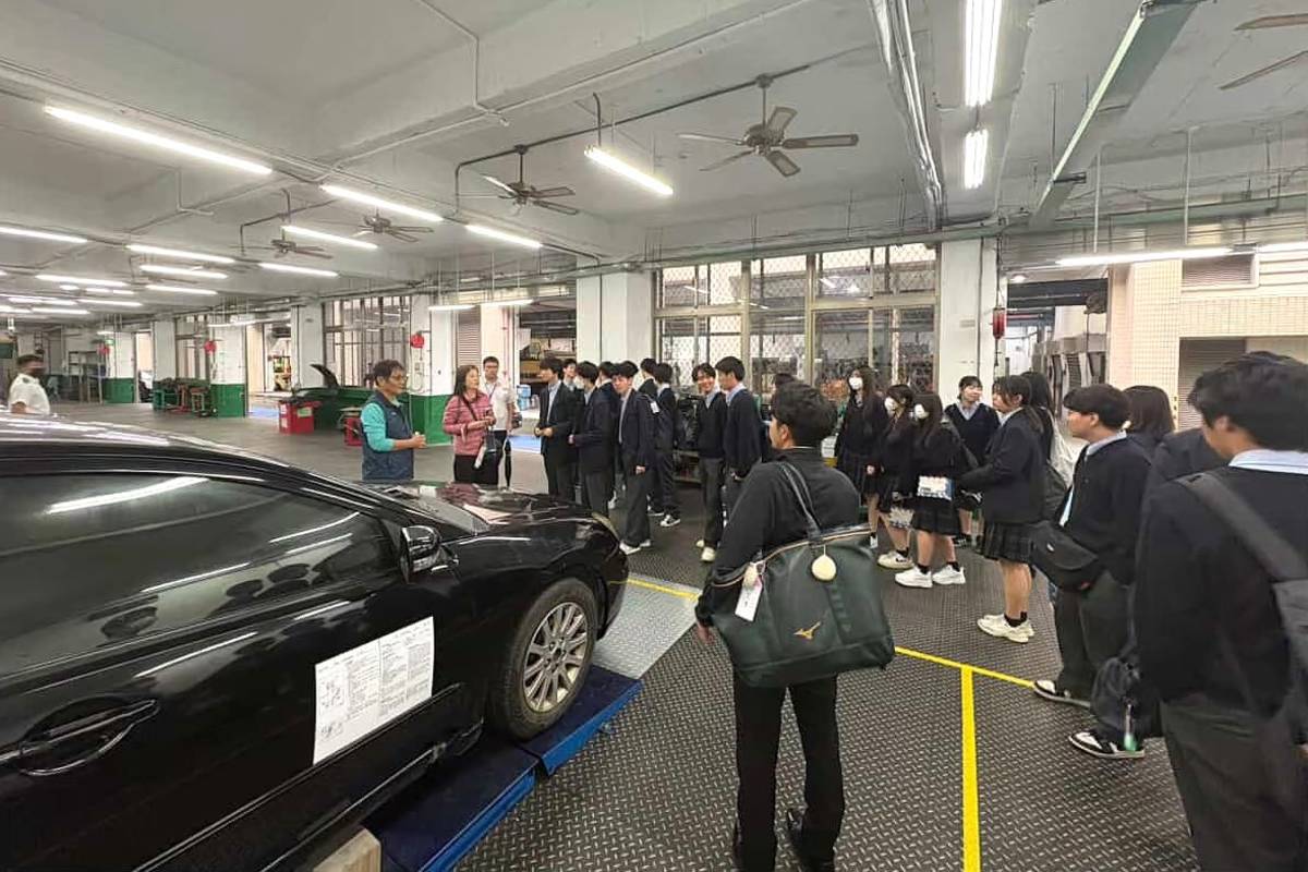 日本神奈川縣橘學苑高校師生參訪臺北市南港高工，瞭解臺灣技職教育