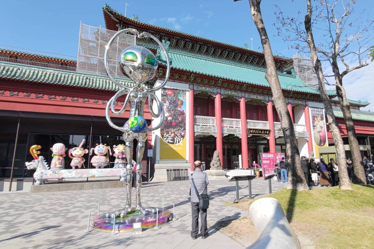 繽紛雕塑現身南海學園  史博館以洪易作品邀民眾親近