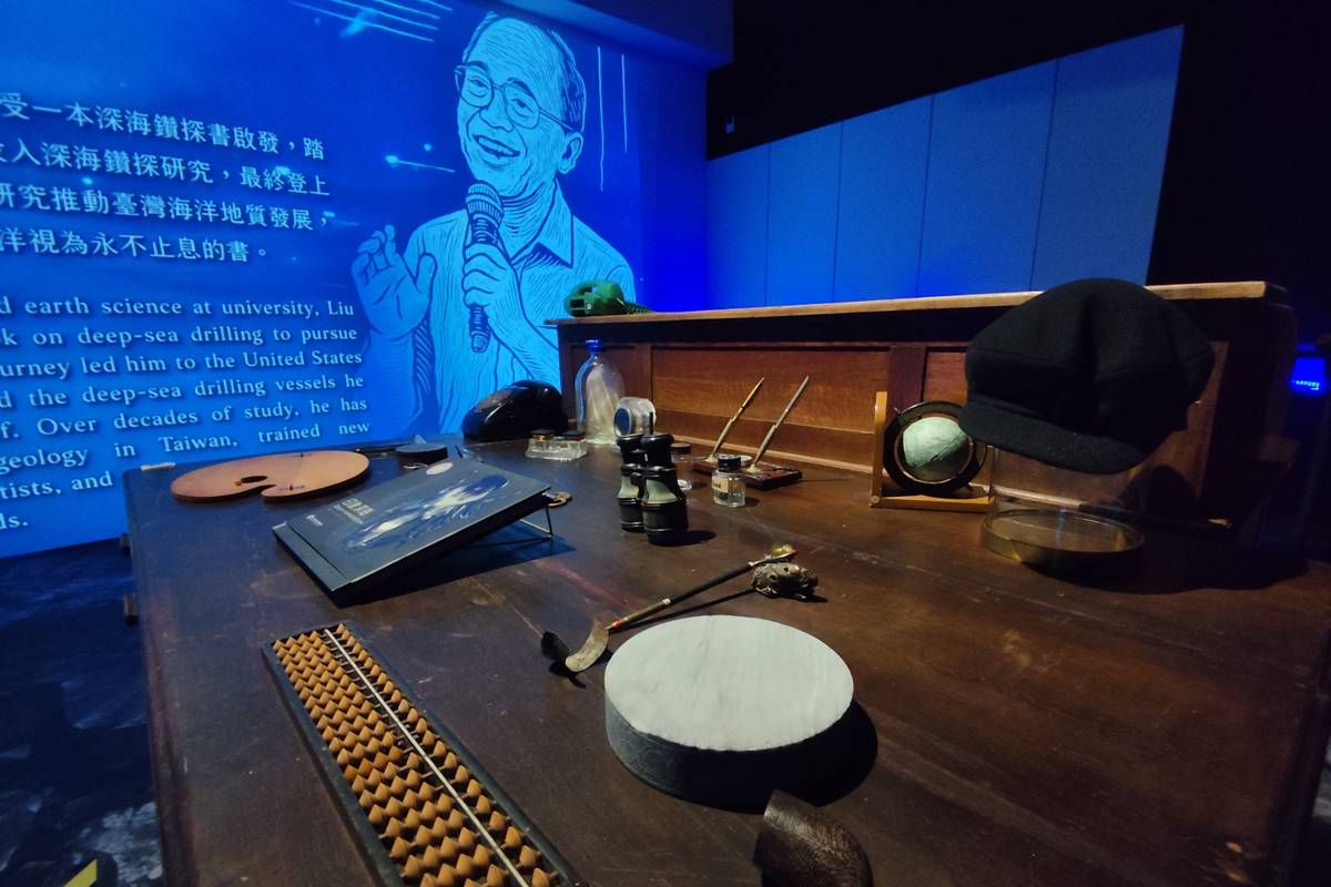 「深海探奇筆記」展區展出研究者足跡，感受知識從未知中誕生的過程