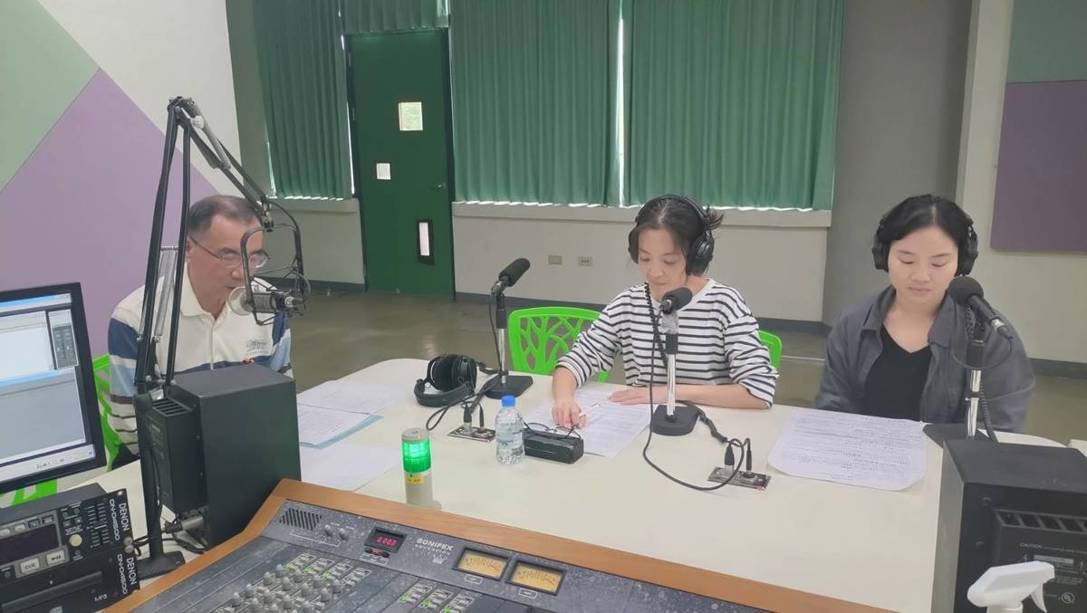 1150123王宏寶校長訪問 郭嘉慧 物理治療師、林宥纁 職能治療師-1.jpg