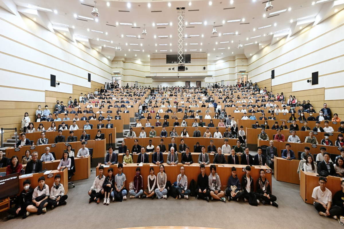 諾貝爾物理學獎得主Brian Schmidt興大開講（圖:中興大學提供）