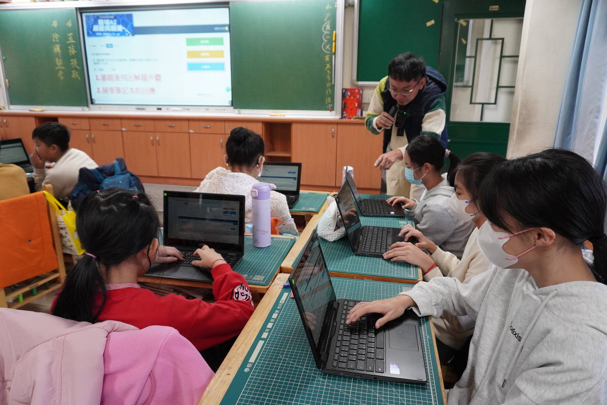 AI筆記本協助學生自主學習